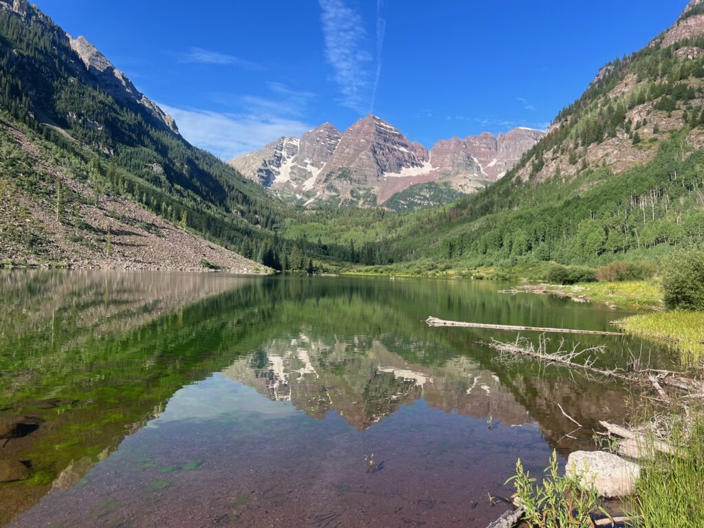 Maroon Bells viewpoint at Maroon Lake