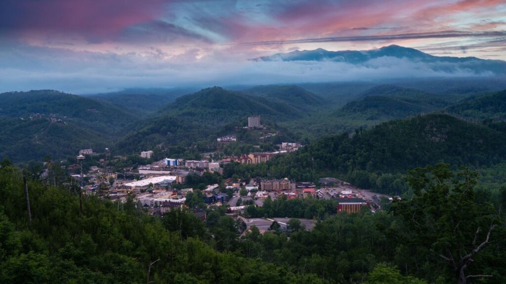 Charming Mountain Towns: Gartlinburg