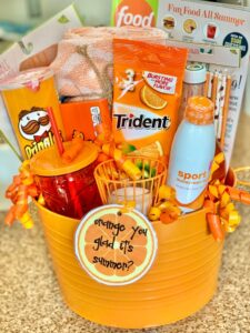 12 Creative Teacher Summer Gift Basket Ideas - The Modern Field